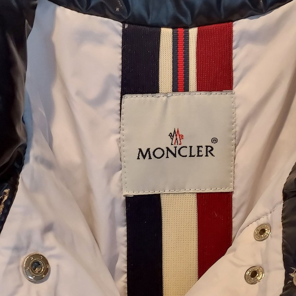 Moncler Down Jacket - Picture 3 of 9